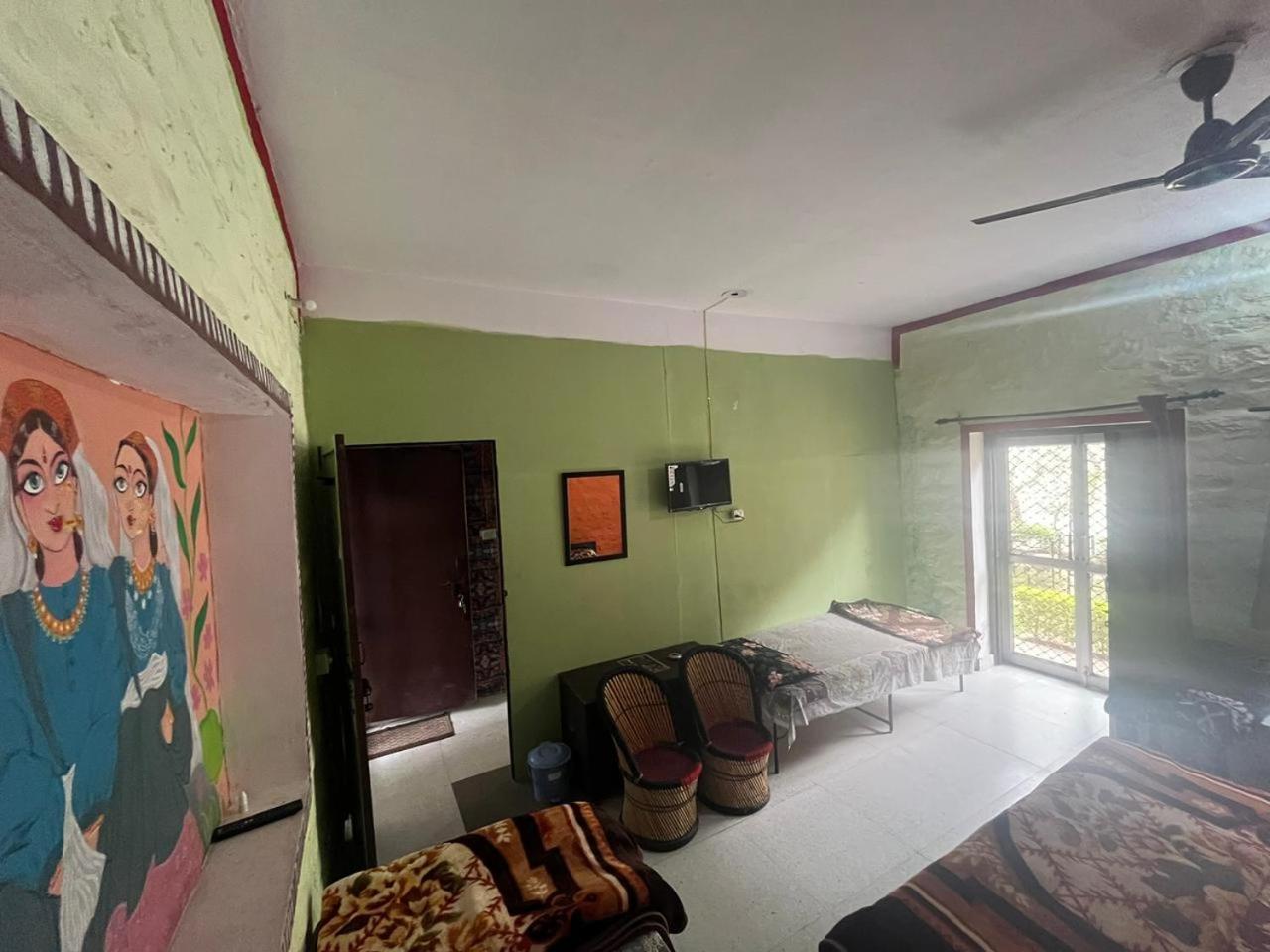 Utsav Riverbank Homestay Халдвані Екстер'єр фото